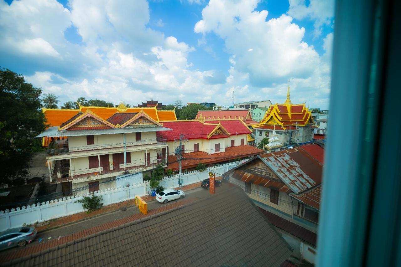 Nana Backpackers Hostel Vientiane Esterno foto